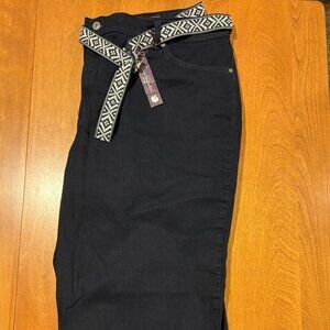 Gloria Vanderbilt Women's Classic Fit Mid-Rise Capris